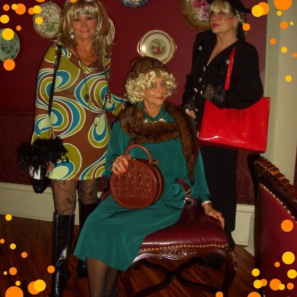 MEET YOUR POSHER - Picture 10 of 16